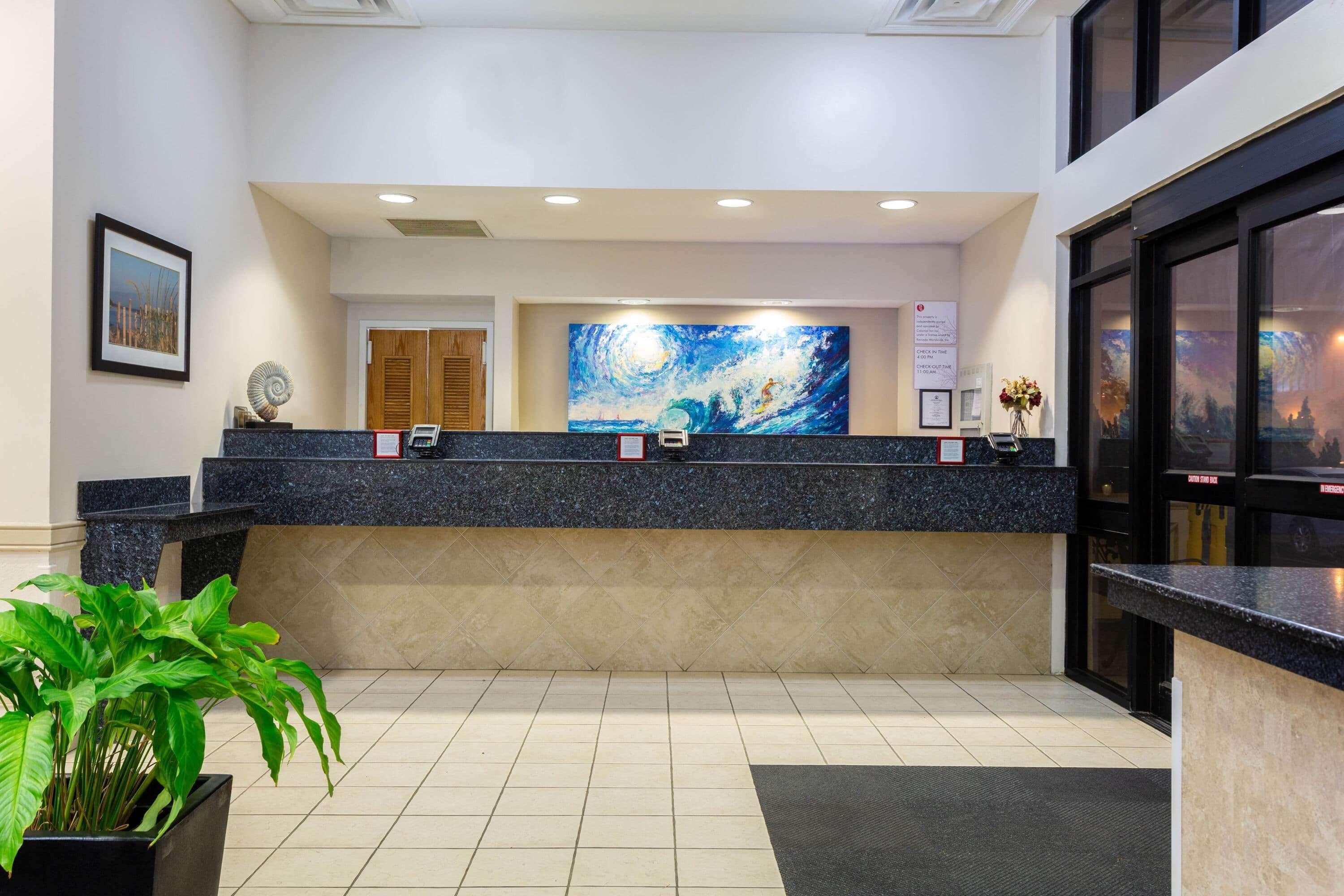 Ramada Plaza By Wyndham Virginia Beach Oceanfront Exterior foto